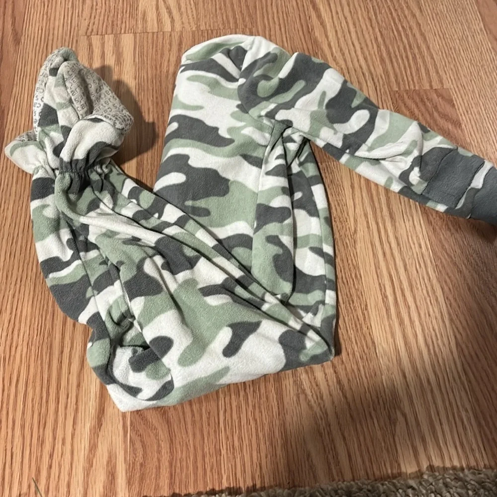 Carters 2T footie sleeper pajamas